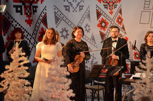 Ірина Клепач і Муніципальний Галицький камерний оркестр на концерті Дарунки Різдва